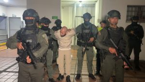 ALIAS “CAKIN” TRASLADADO A BOGOTÁ MIENTRAS AVANZA SU EXTRADICIÓN