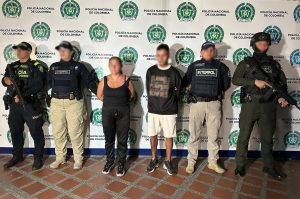 RETENCIÓN DE DOS CIUDADANOS COLOMBIANOS POR NOTIFICACIÓN ROJA DE INTERPOL