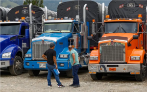 Gremio camionero fija postura frente a plantón en peajes del Eje Cafetero