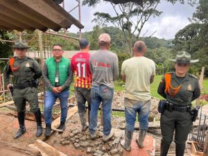 POR DAÑOS AMBIENTALES EN UNA DE LAS ZONAS MÁS PROTEGIDAS DE PEREIRA: FUERON CAPTURADOS TRES HOMBRES
