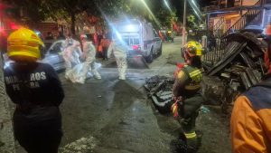 VORAZ INCENDIO ESTRUCTURAL EN EL SECTOR DE LA ALAMEDA EN PEREIRA