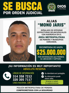 La Policía Nacional activa una ofensiva operacional sin precedentes para ubicar y capturar a alias “Mono Jarris”, también conocido con los alias de “Mono Junior”, “Coco” o “El Viejo”, señalado de presuntamente dinamizar hechos de homicidio y otras conductas criminales que afectan la seguridad ciudadana.