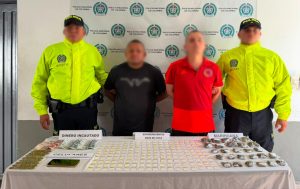 UTILIZABAN UNA BARBERÍA COMO FACHADA PARA LA VENTA DE ESTUPEFACIENTES: CAPTURADOS ALIAS «PEREIRA» Y ALIAS «LEO» EN CAIMALITO